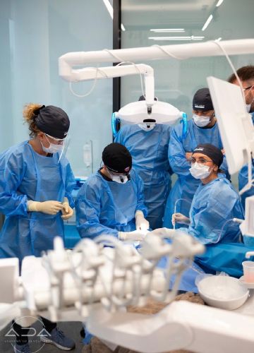 Mācības implantu ķirurģijā Varšavā 10.04.2024